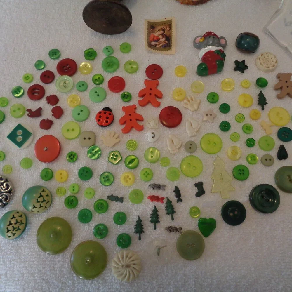 HOLIDAY STYLED LOT VINT TIE WOODEN TRUCK EGG CUPS ORN DODADS BUTTONS